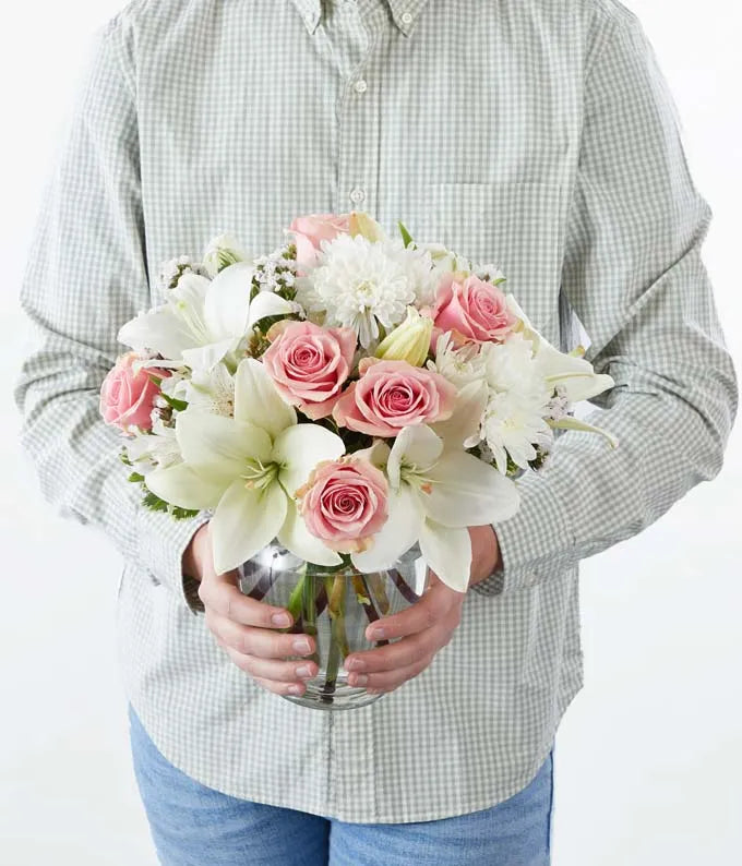 Fresh flower arrangement handcrafted with love — Florajet.ca